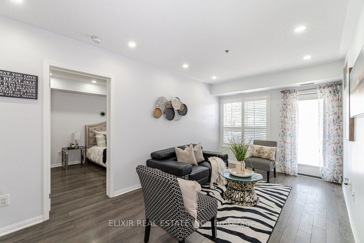 70 Baycliffe Cres, #106