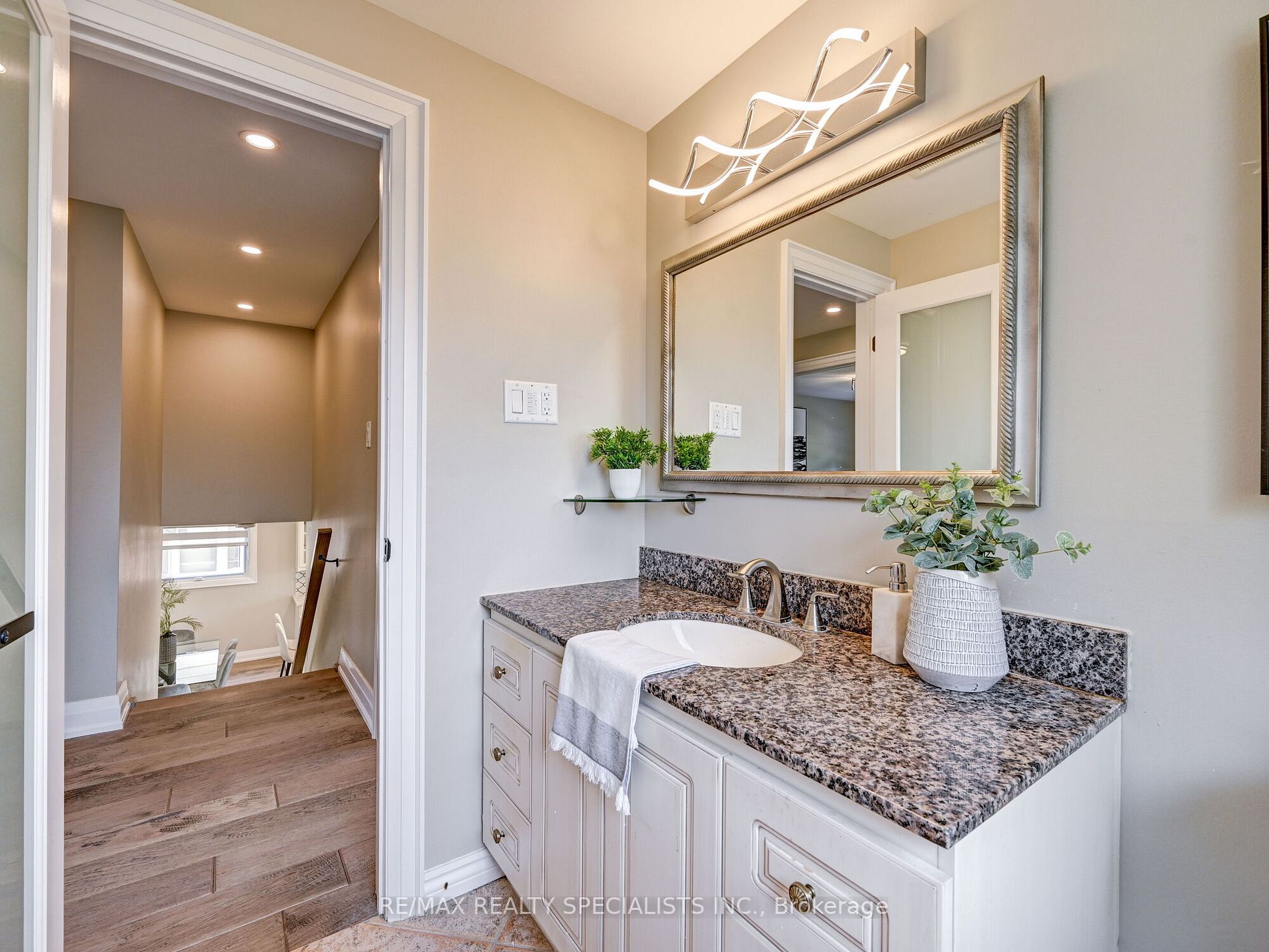 3 Lockton Crescent