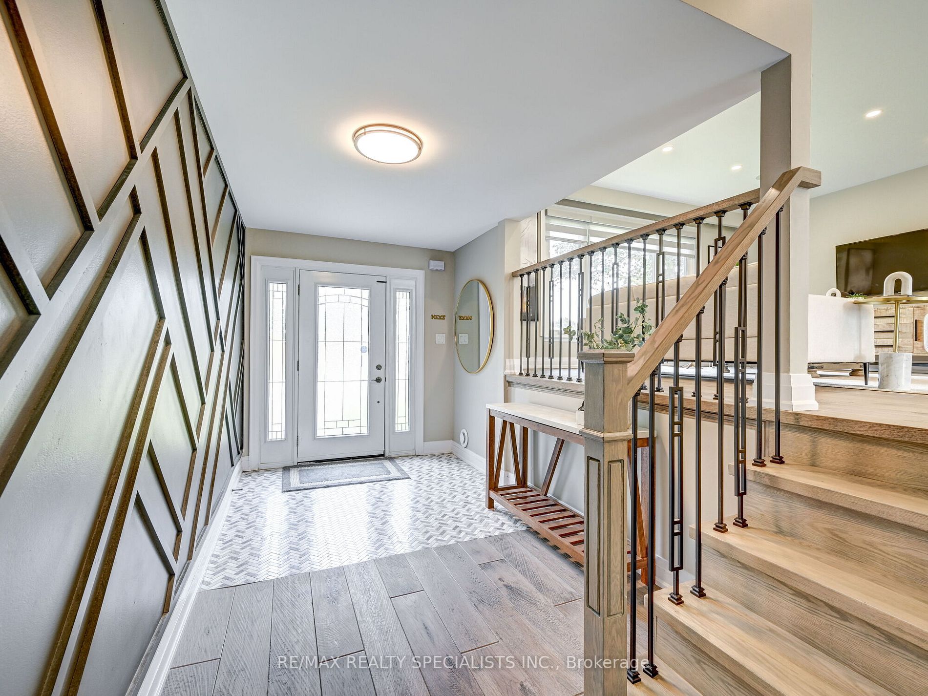 3 Lockton Crescent