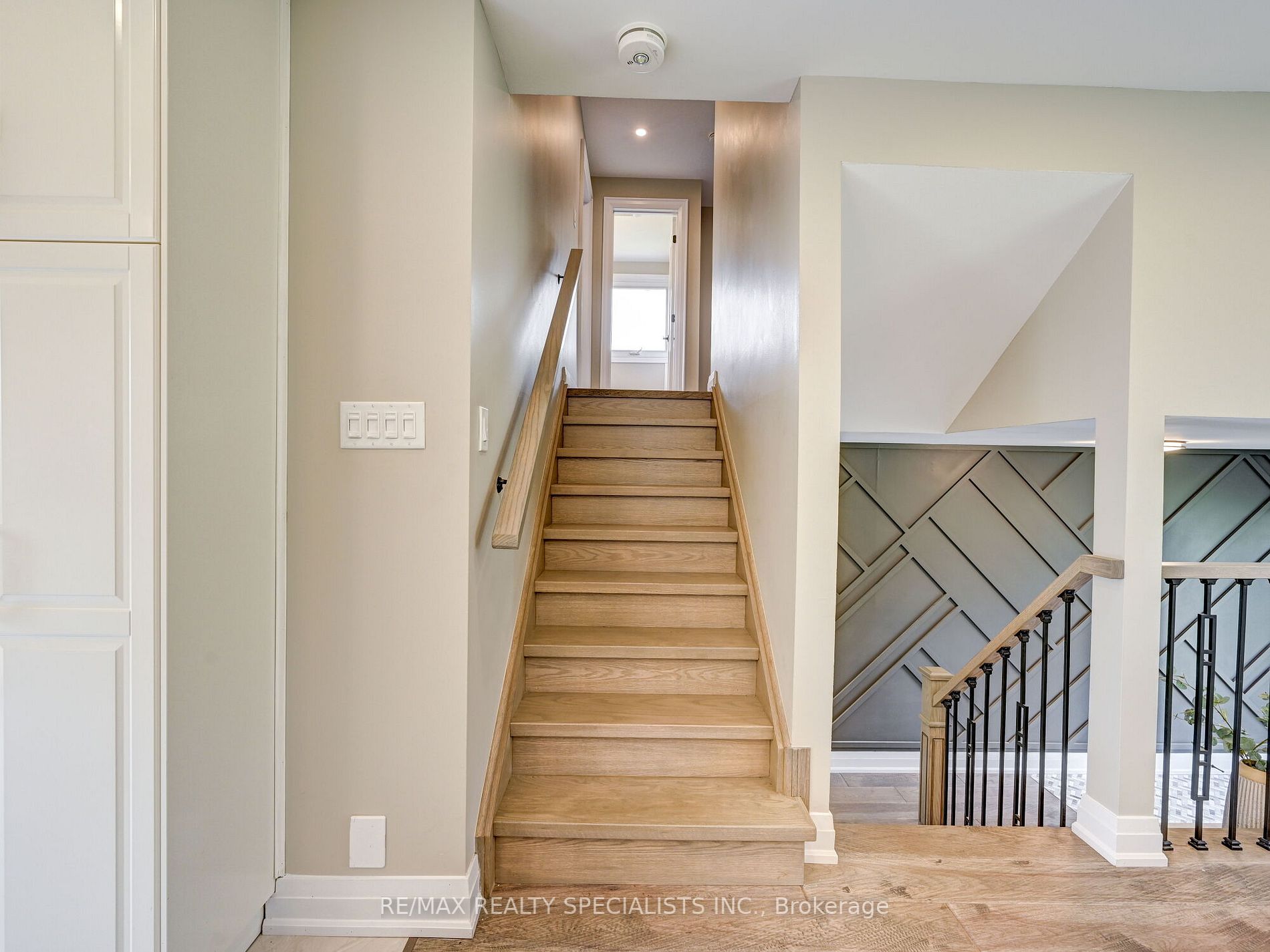 3 Lockton Crescent