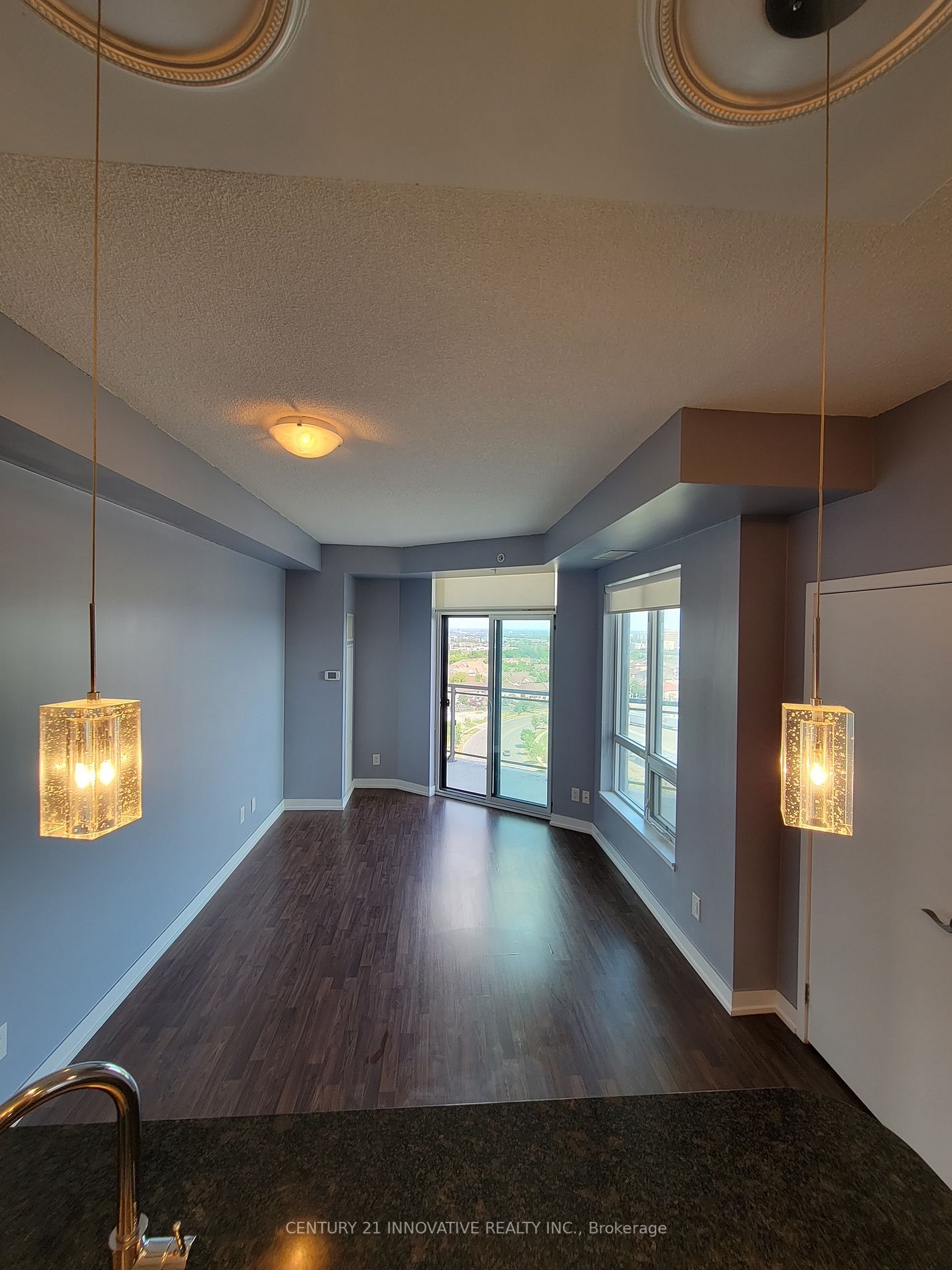 840 Queens Plate Dr, #1207