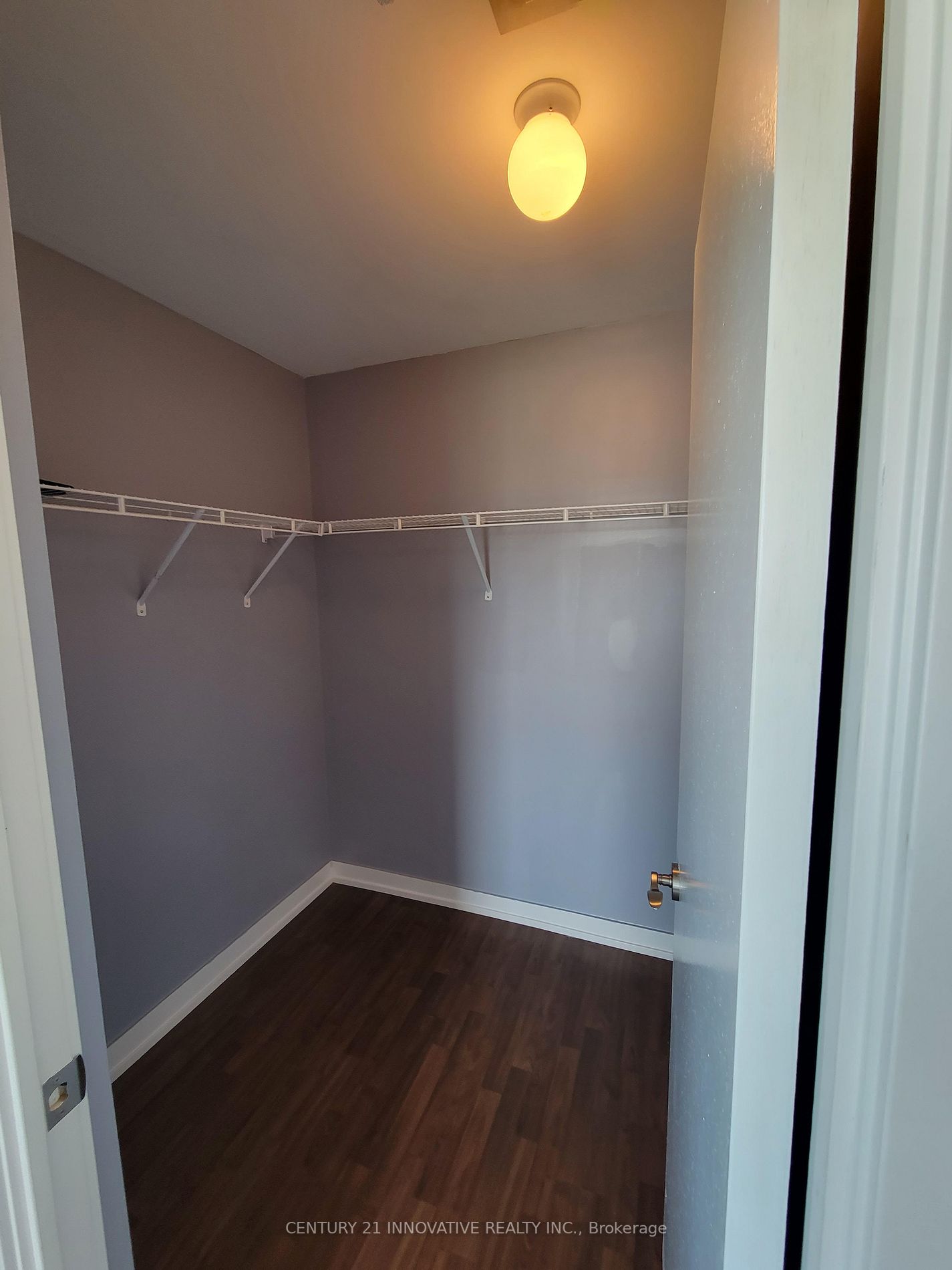 840 Queens Plate Dr, #1207