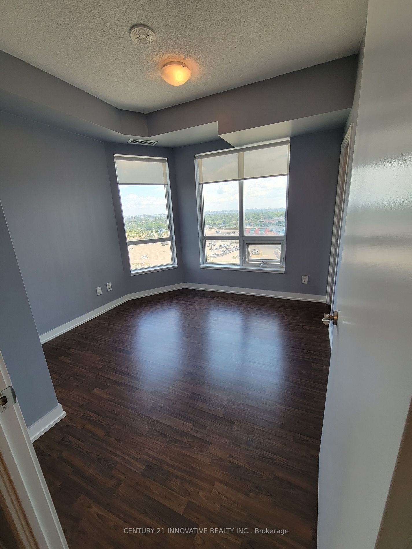840 Queens Plate Dr, #1207