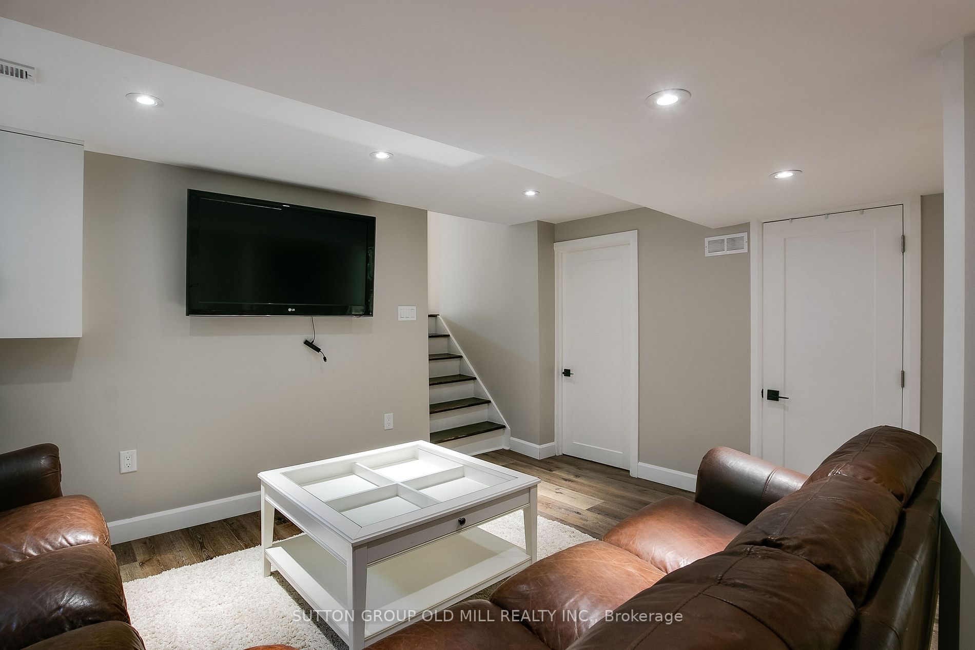 61 Oxenden Cres