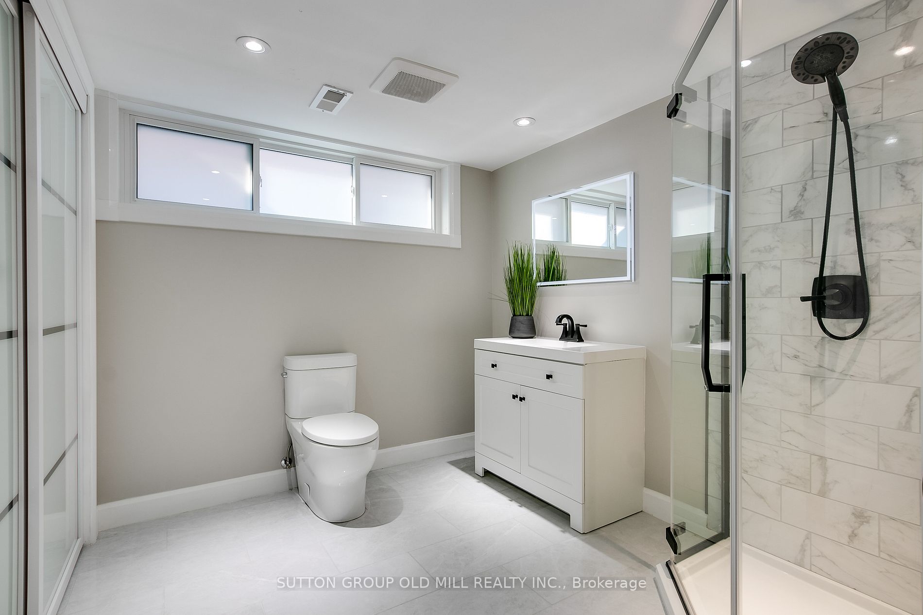 61 Oxenden Cres