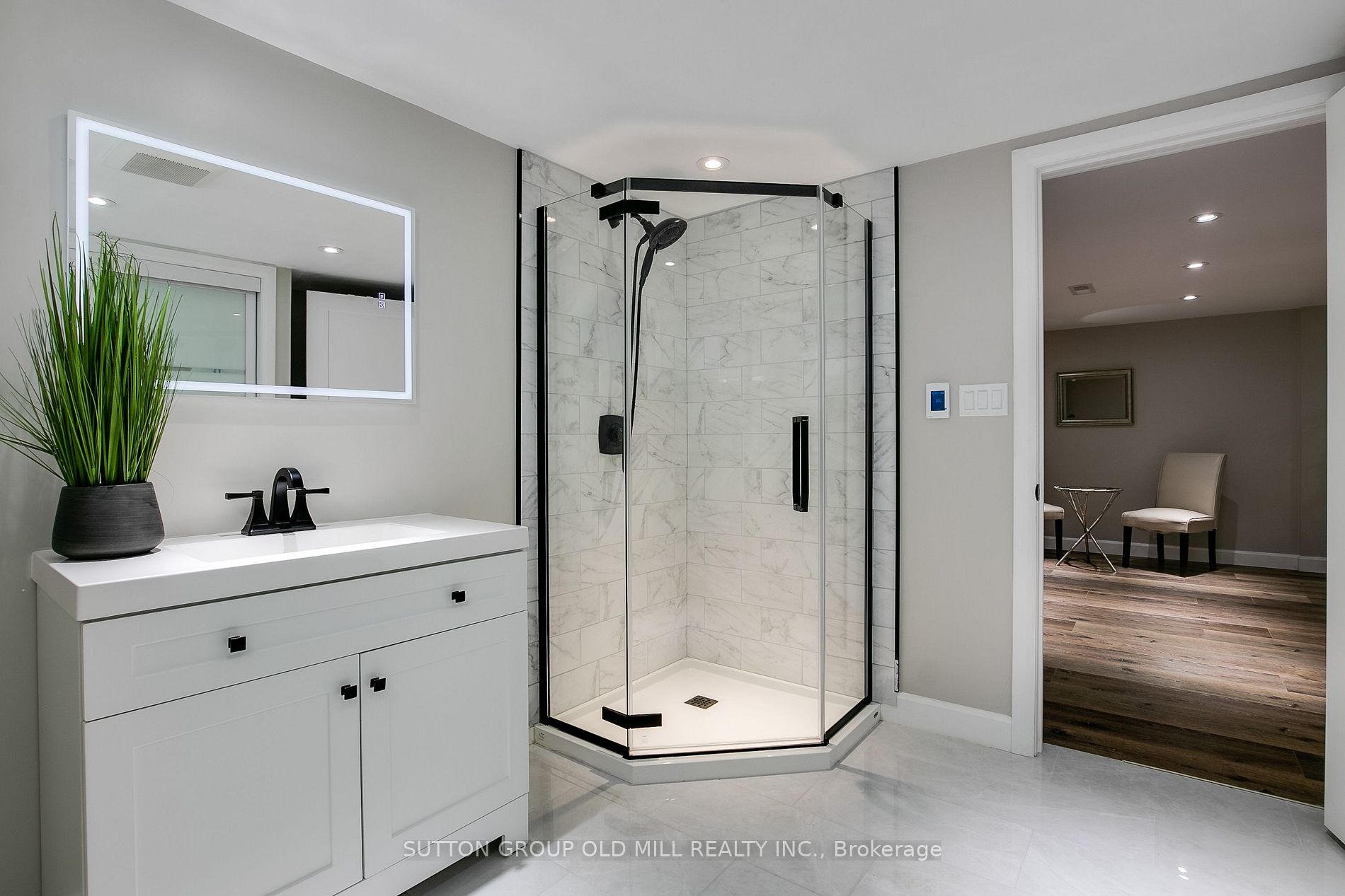 61 Oxenden Cres