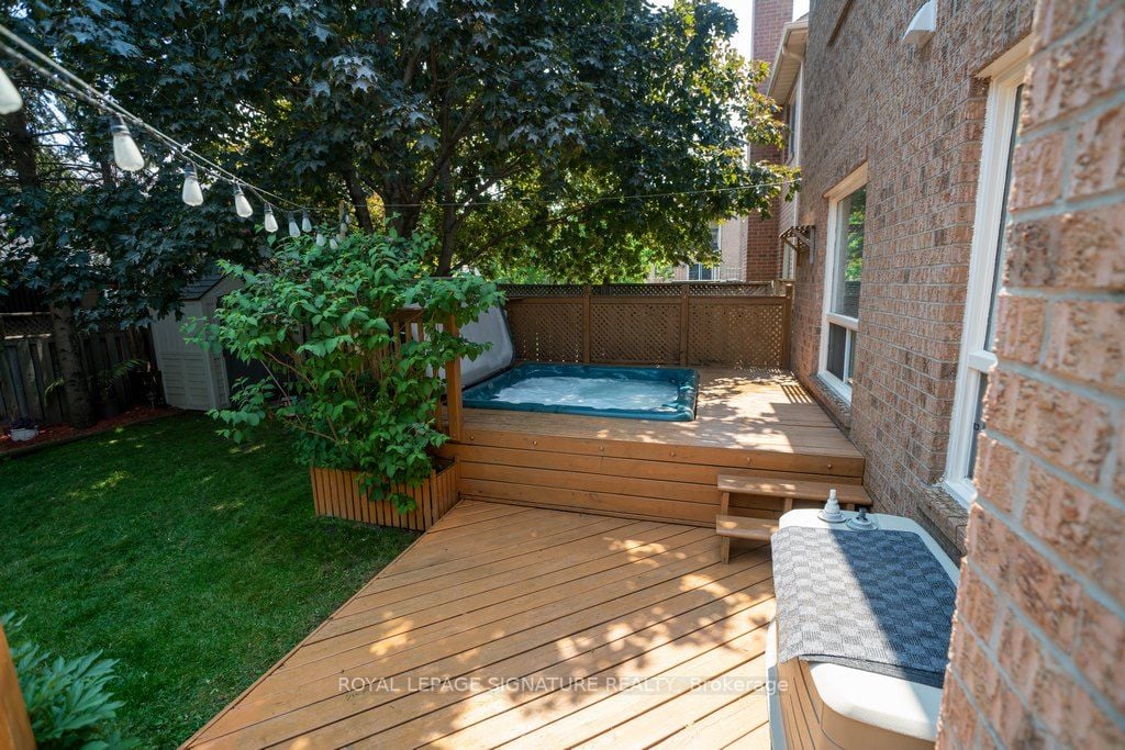 69 Mullis Cres