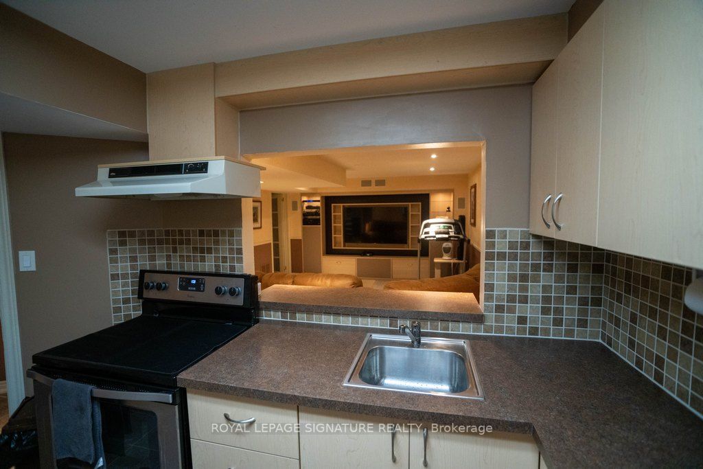 69 Mullis Cres