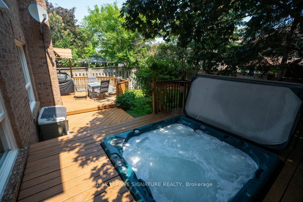 69 Mullis Cres