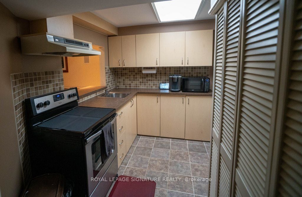 69 Mullis Cres