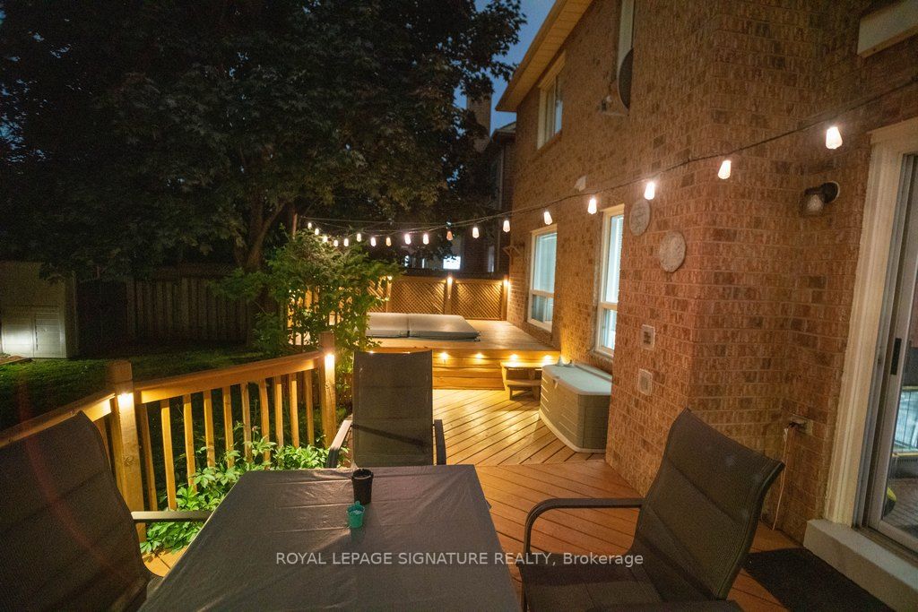 69 Mullis Cres