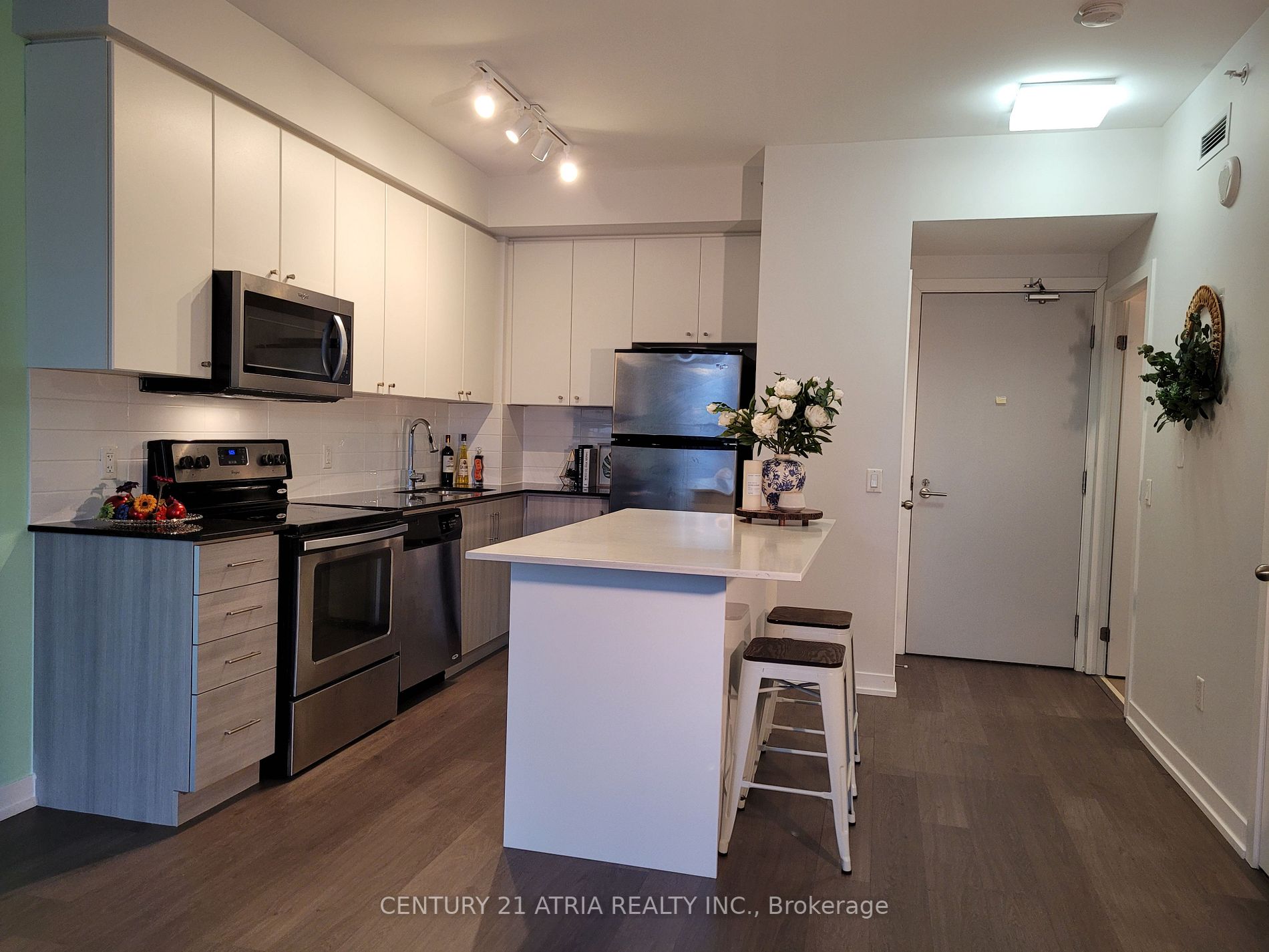 8 Fieldway Rd, #516