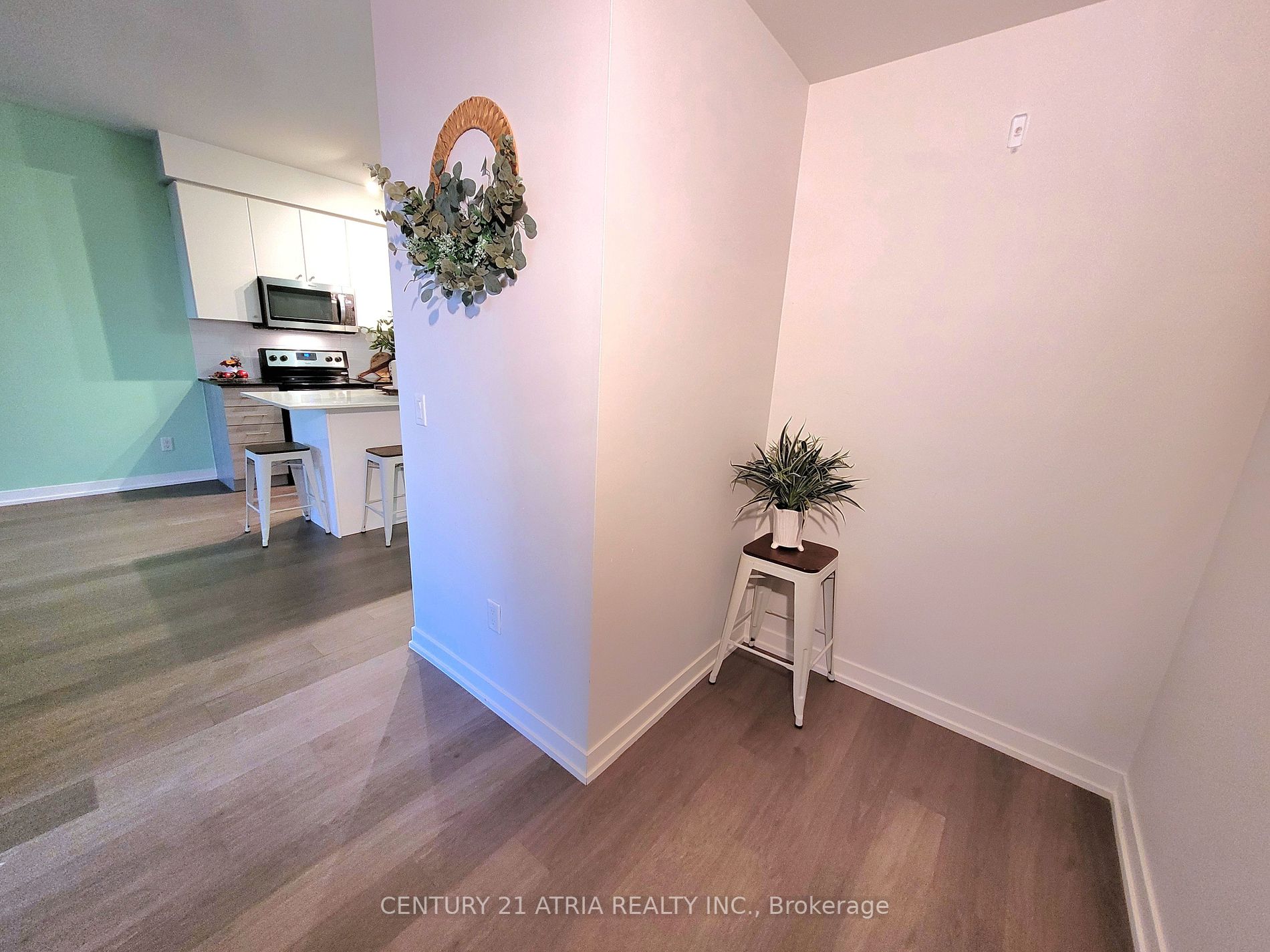 8 Fieldway Rd, #516