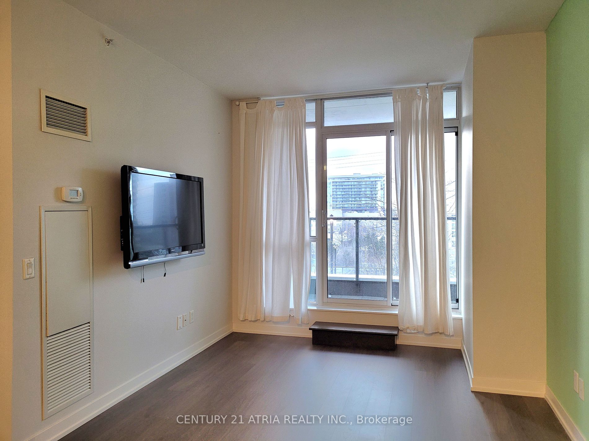 8 Fieldway Rd, #516