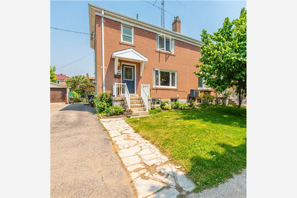 21 Robindale Ave, Toronto