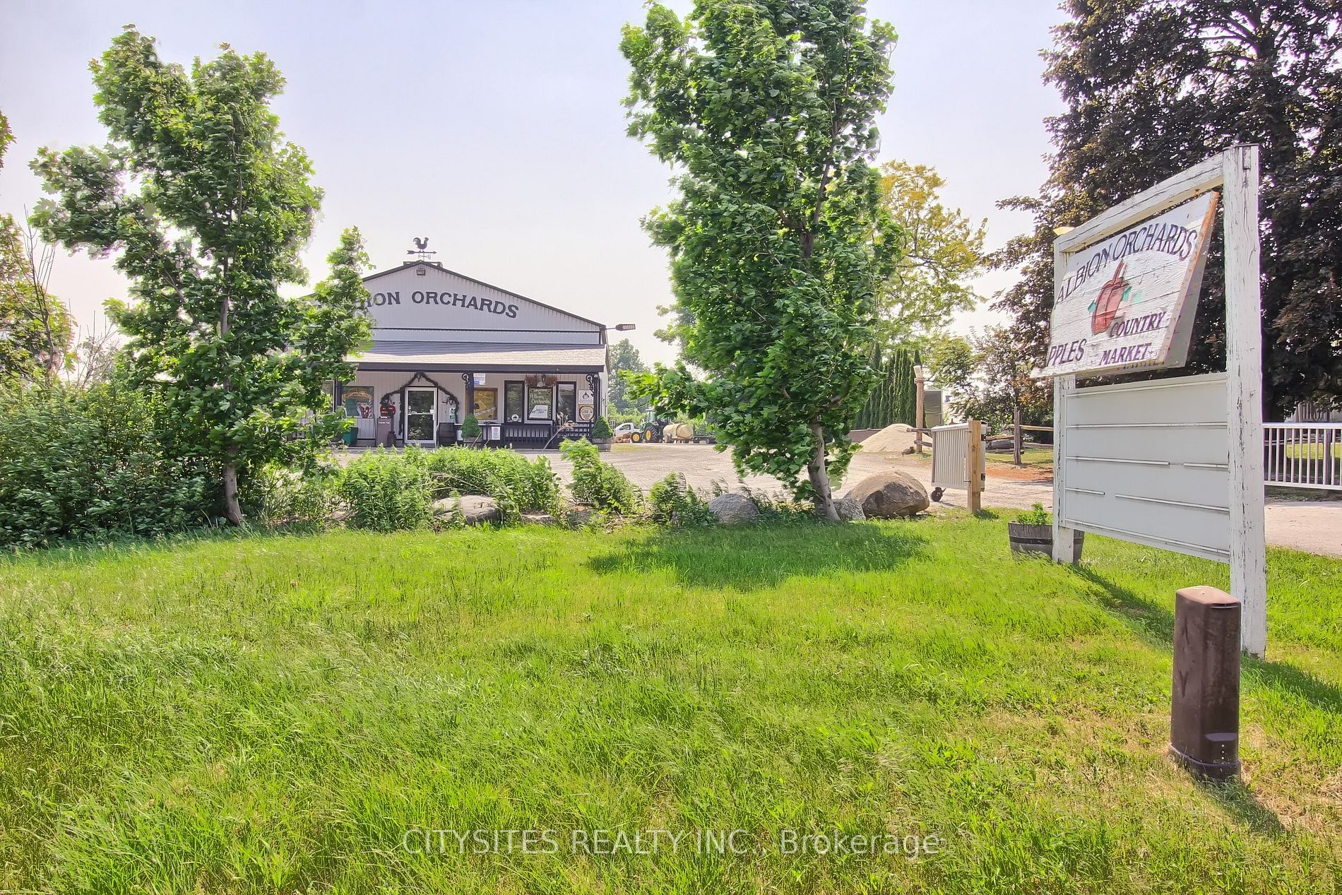 14773 Innis Lake Rd