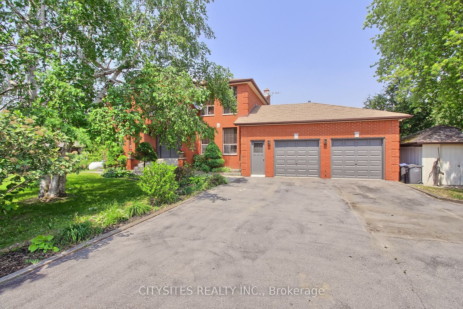14773 Innis Lake Rd
