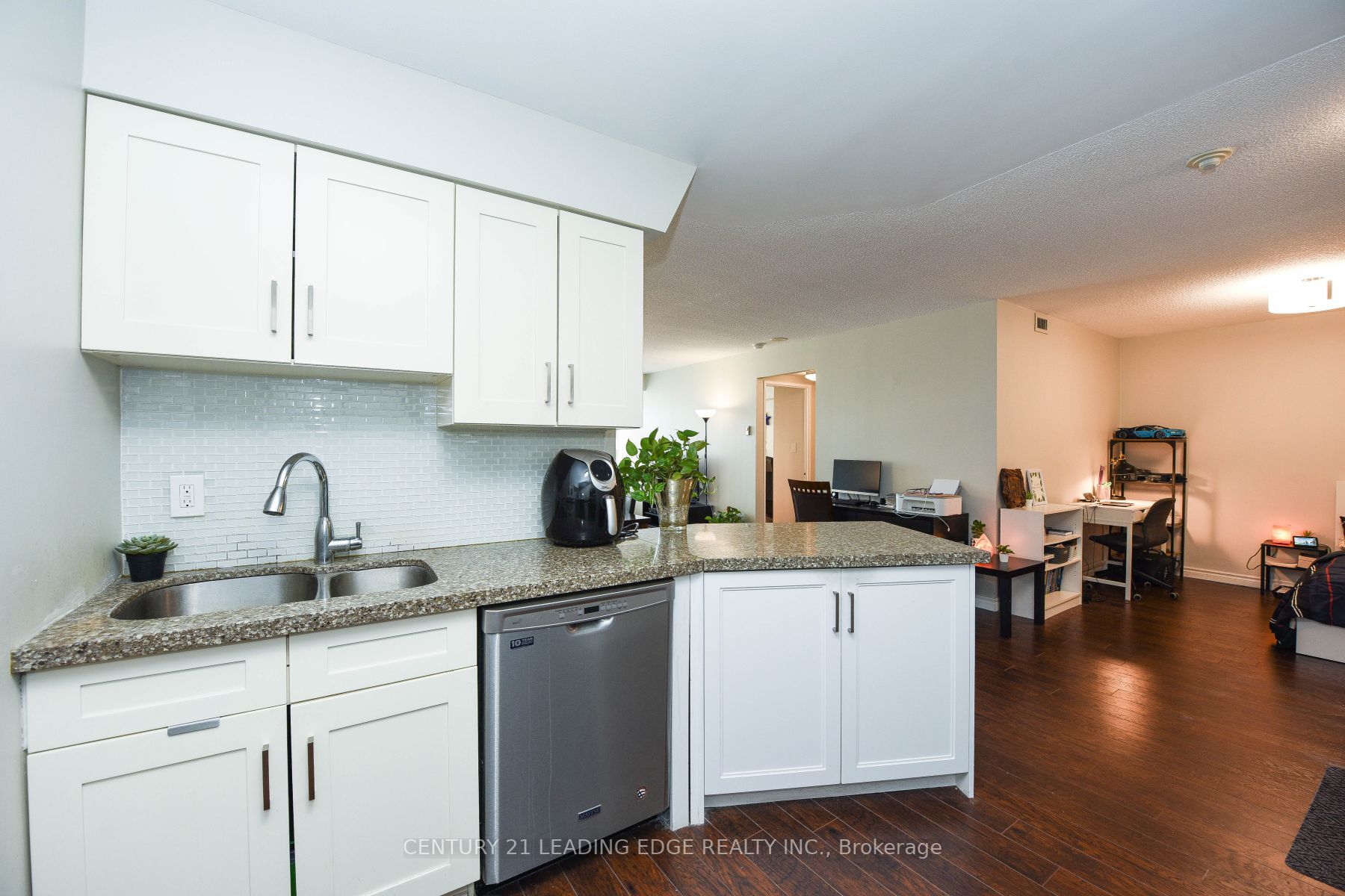 Listing W6121692 - Large Photo # 17
