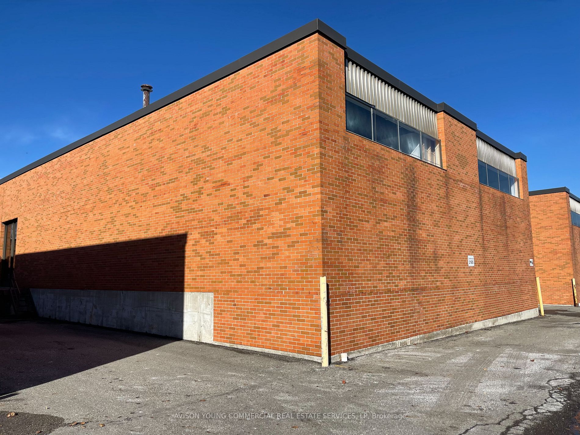 2195 Dunwin Dr