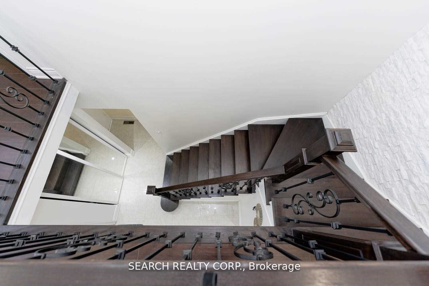 51 Sutter Ave