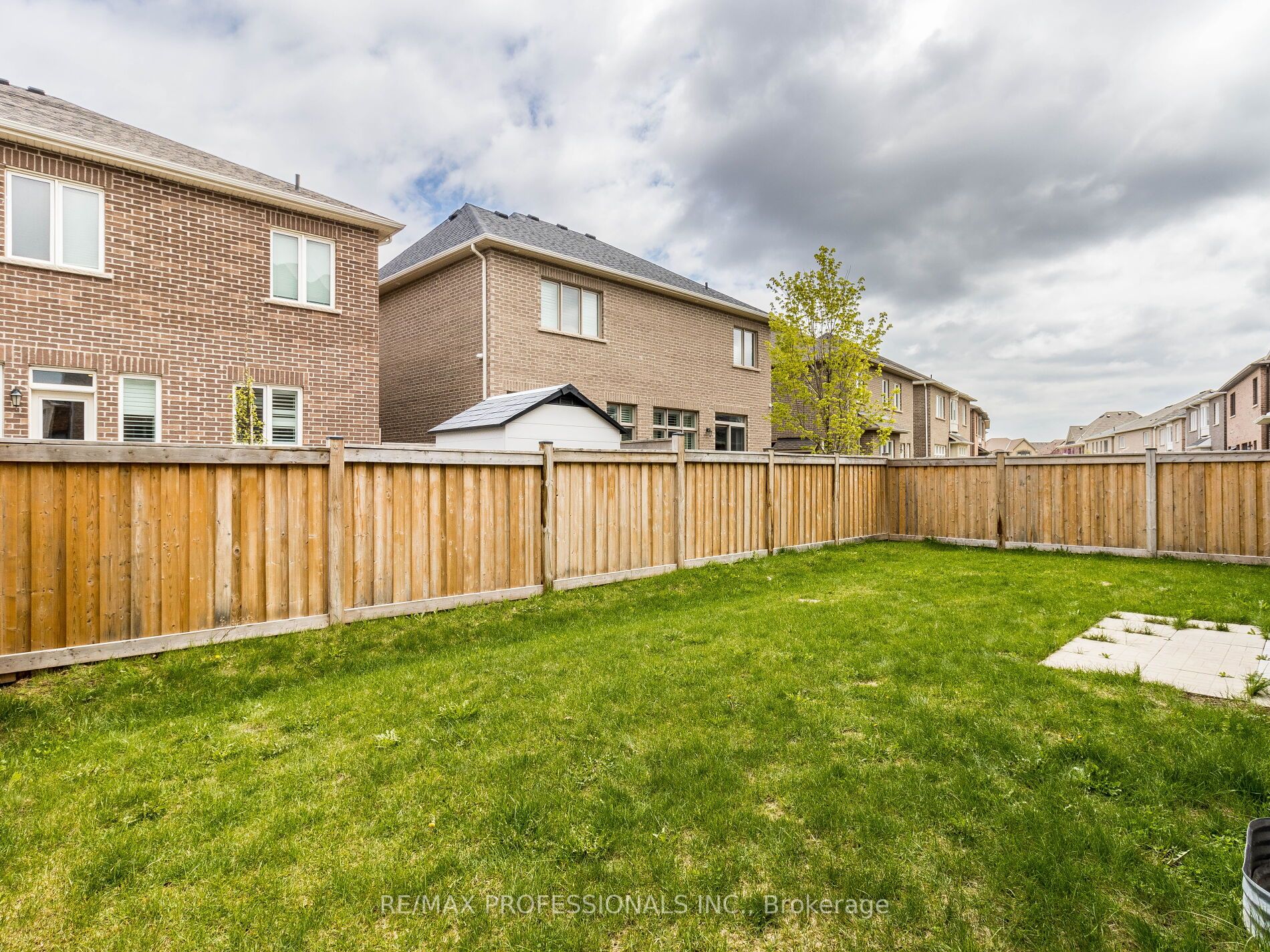 3271 Donald Mackay St