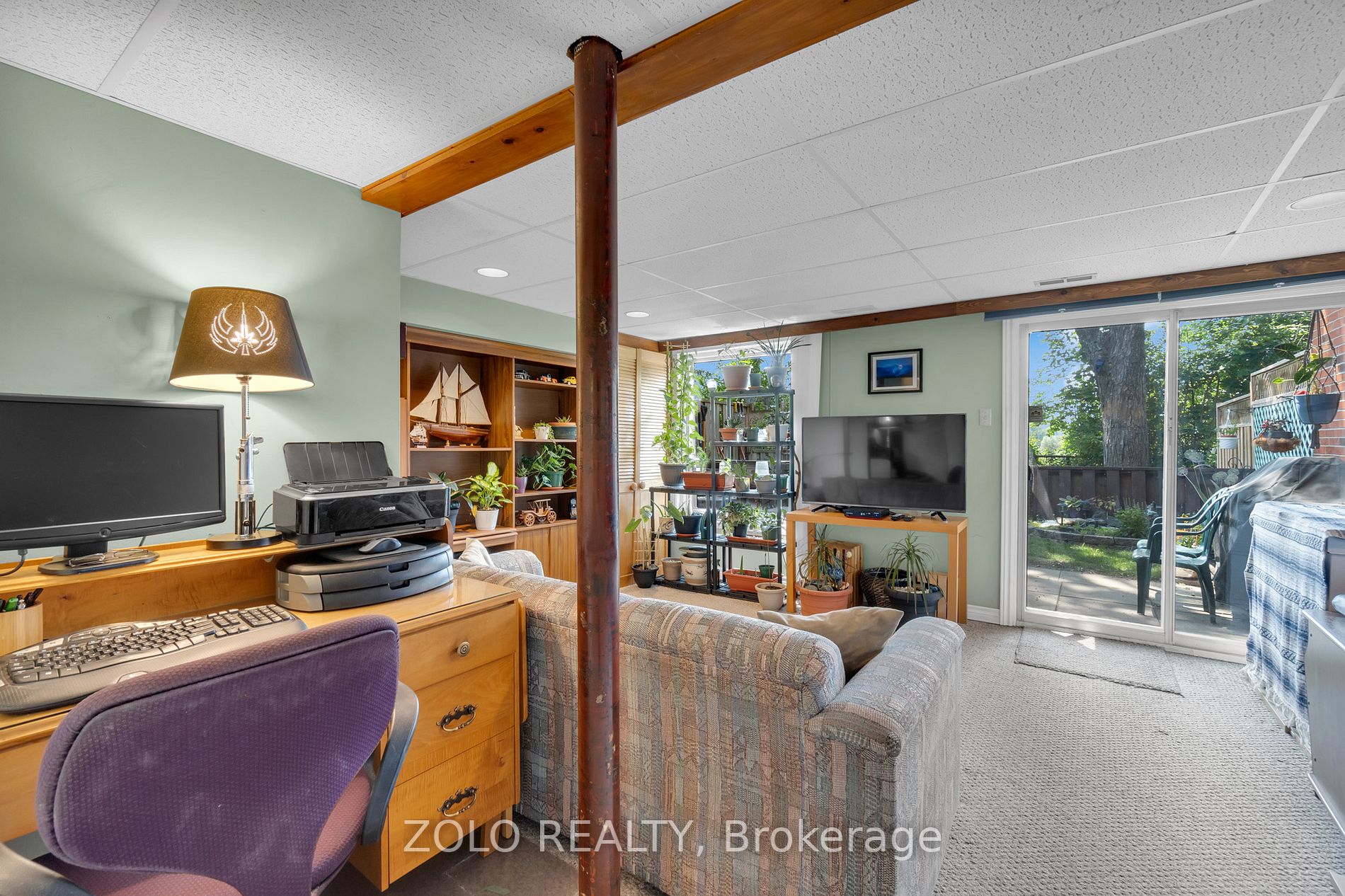 33 Dawson Crescent, #33
