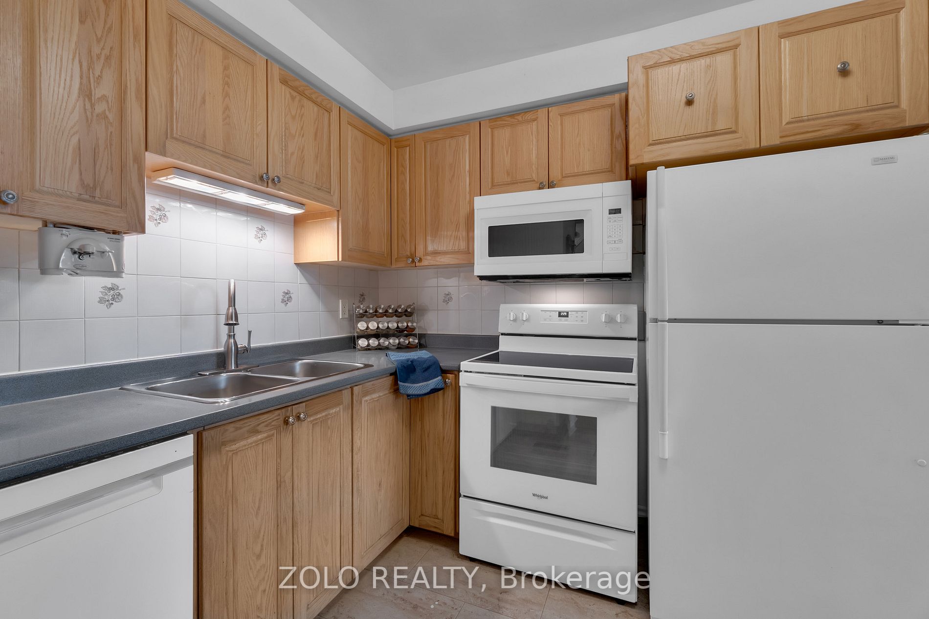 33 Dawson Crescent, #33
