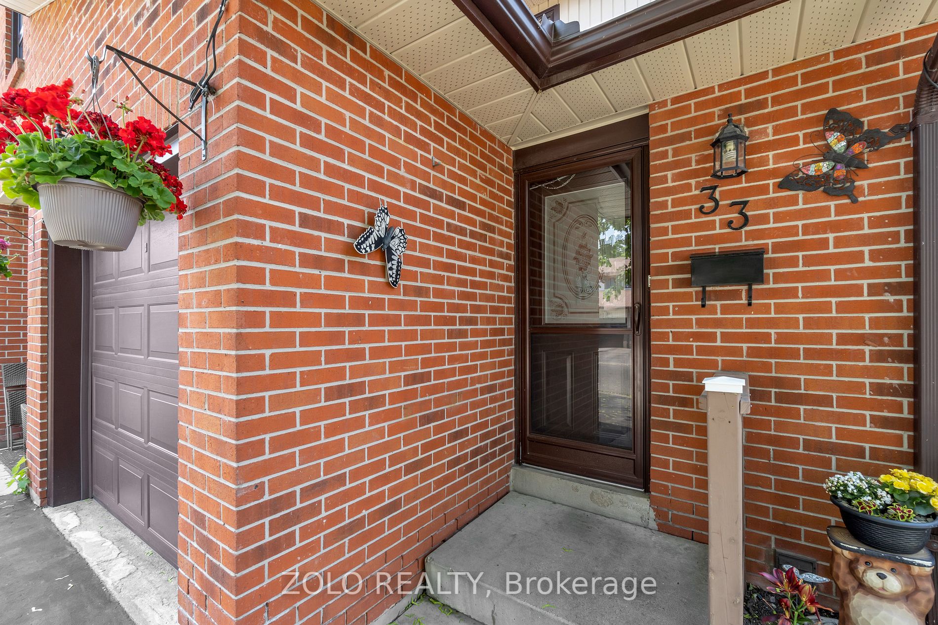 33 Dawson Crescent, #33