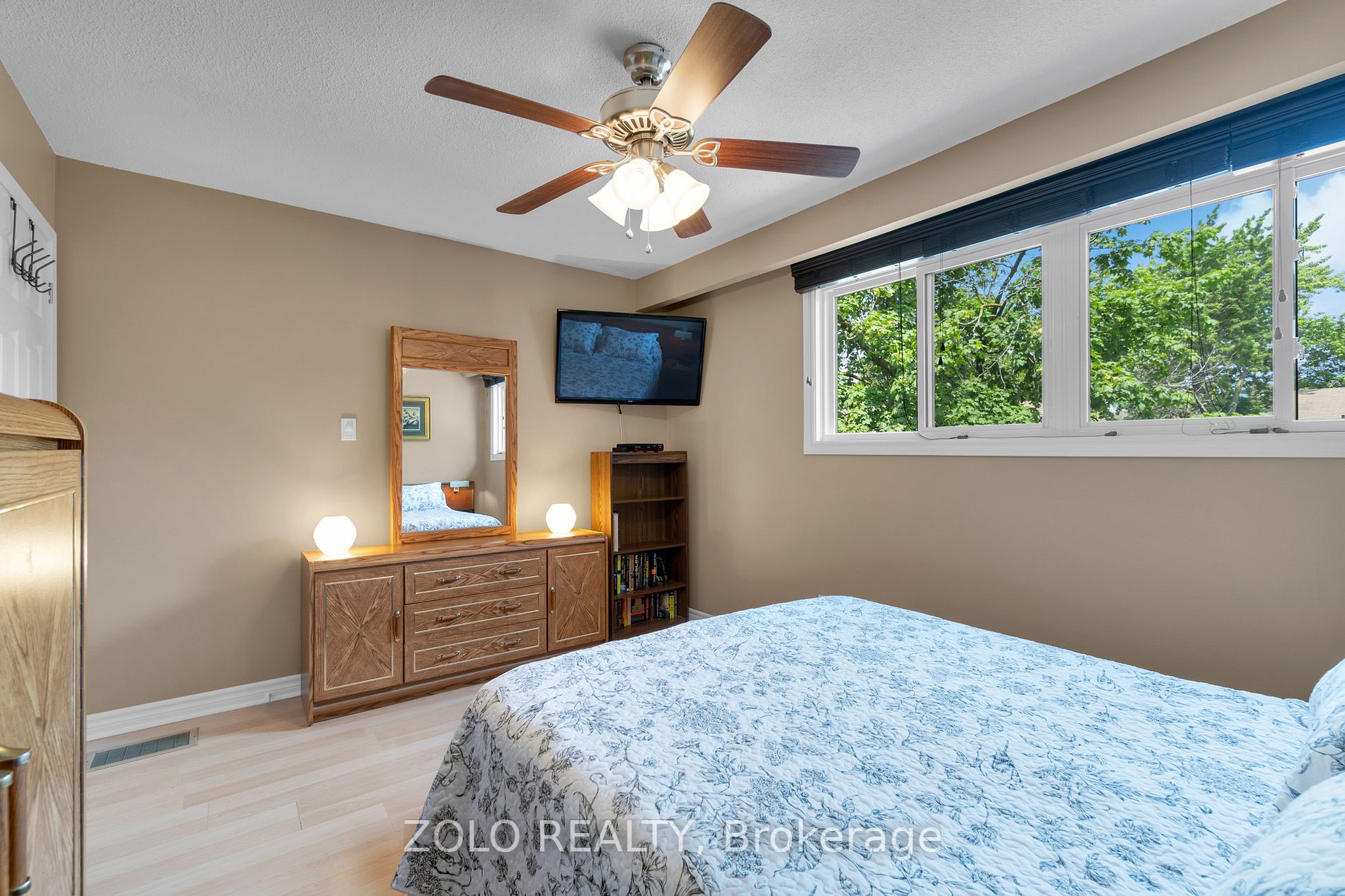 33 Dawson Crescent, #33
