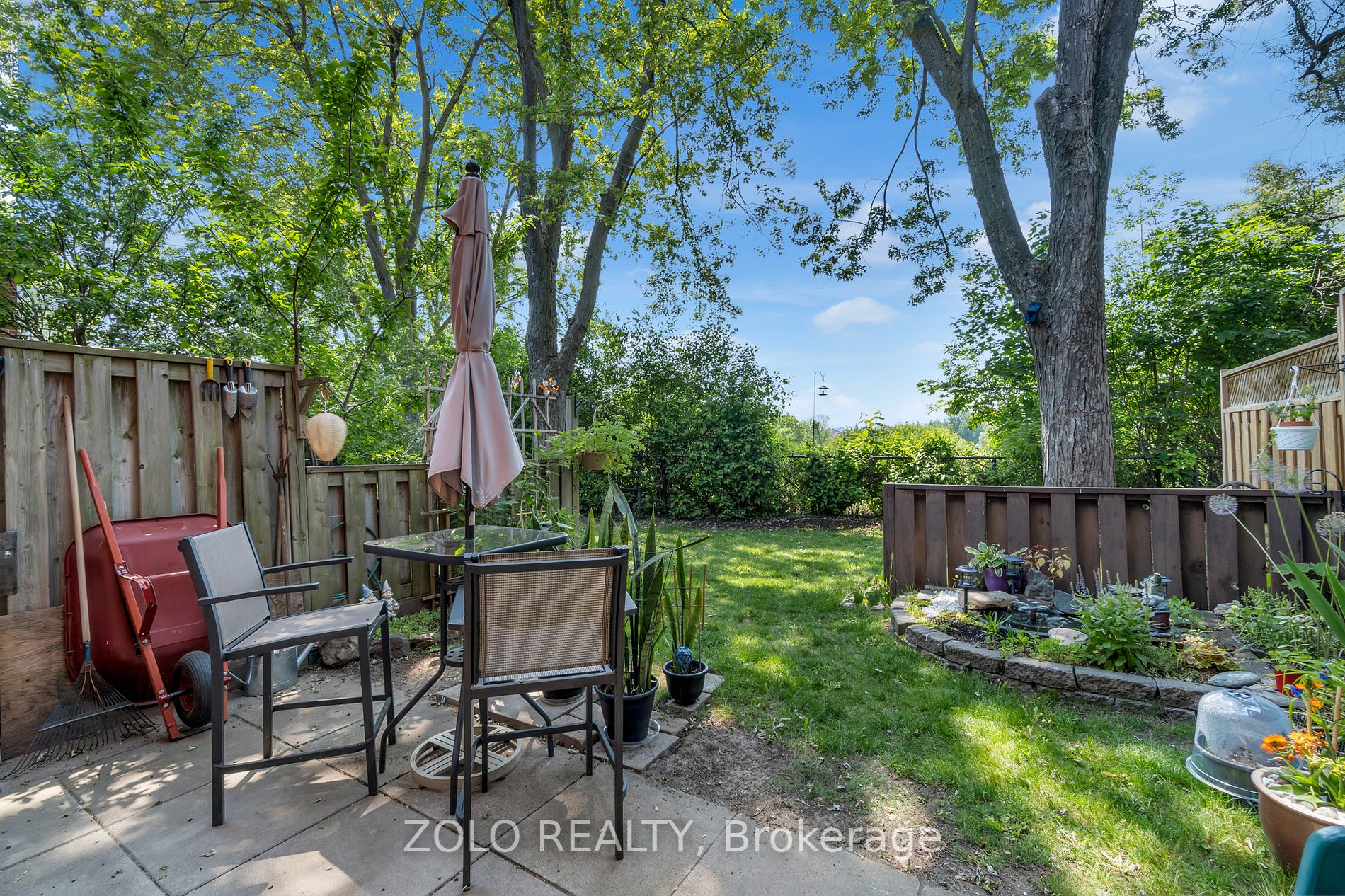 33 Dawson Crescent, #33