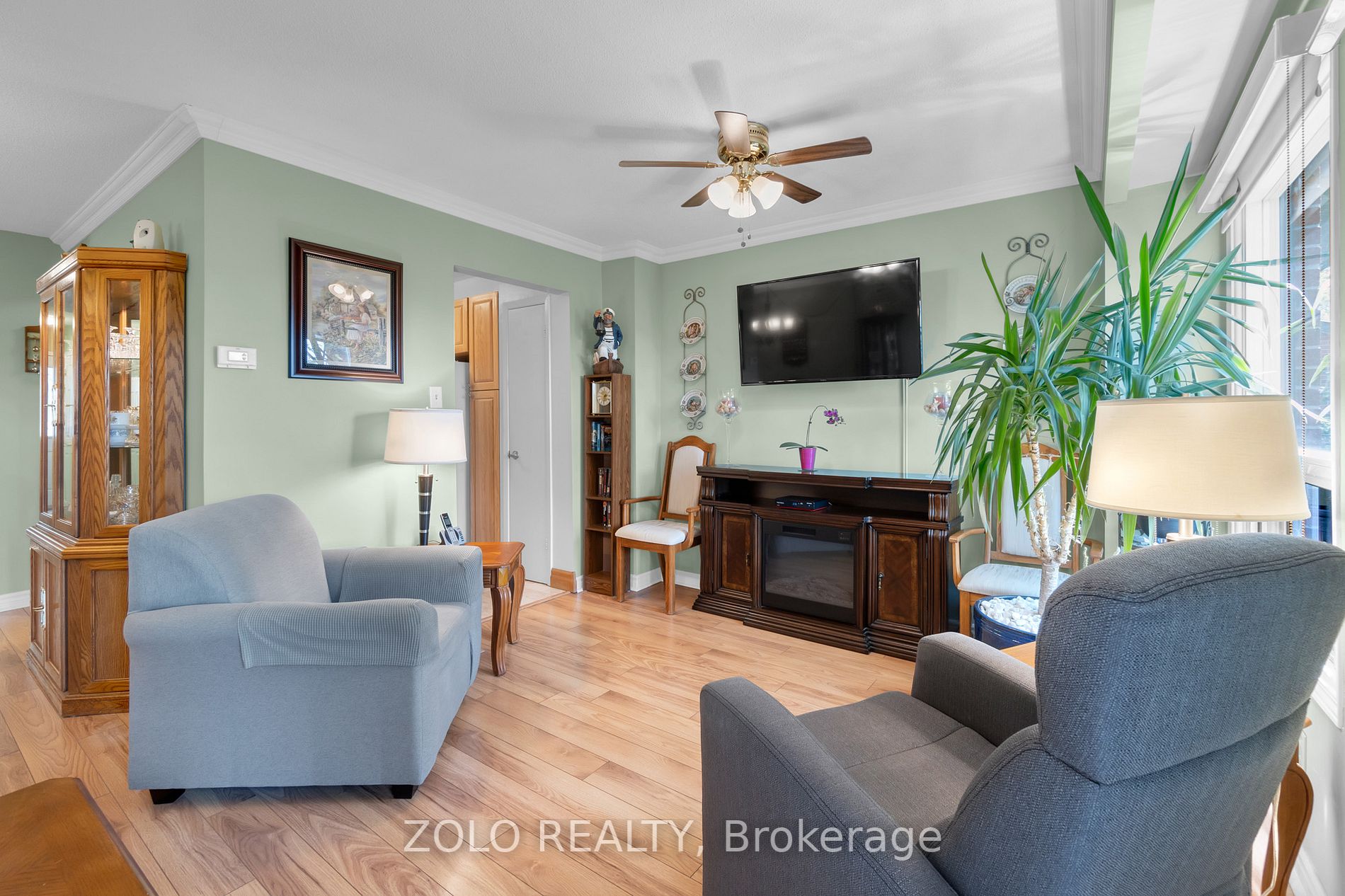 33 Dawson Crescent, #33