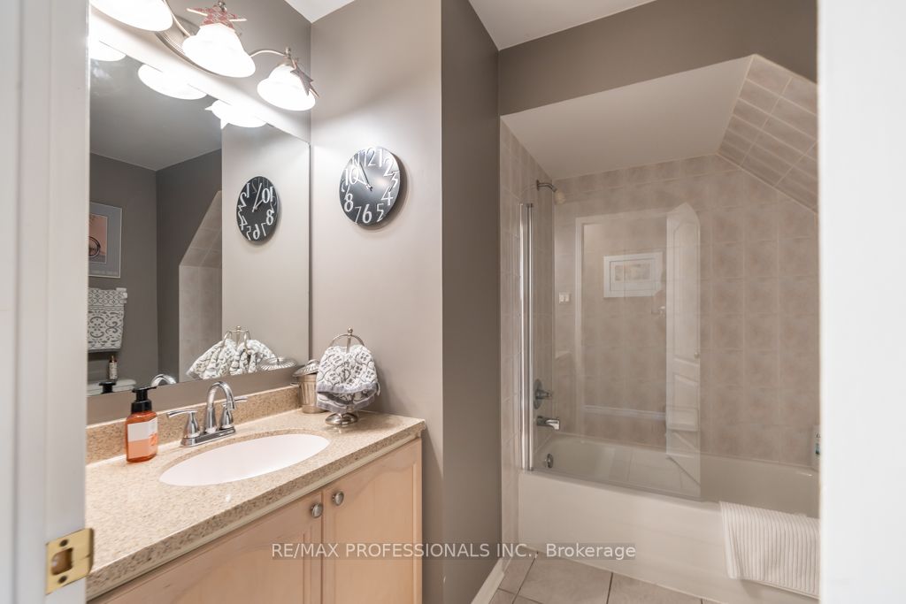 1064 Queen St W, #8A