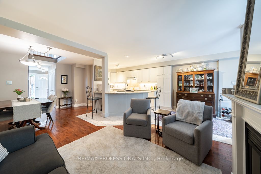 1064 Queen St W, #8A
