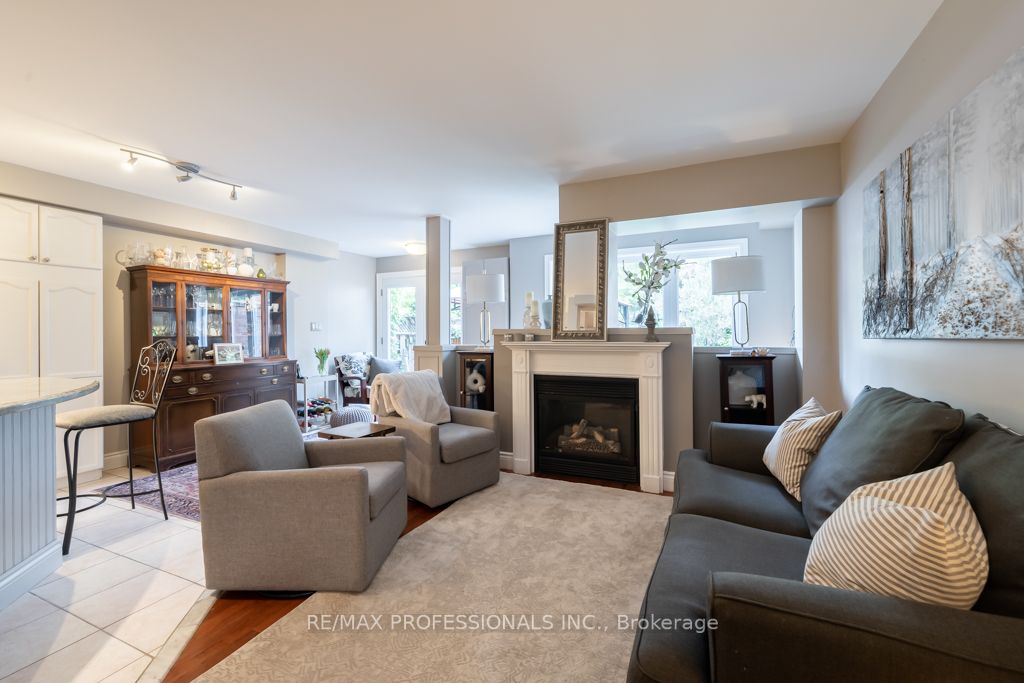 1064 Queen St W, #8A