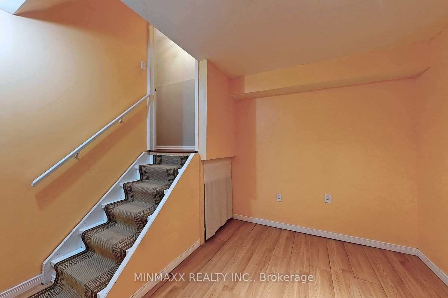 682 Edwards Ave