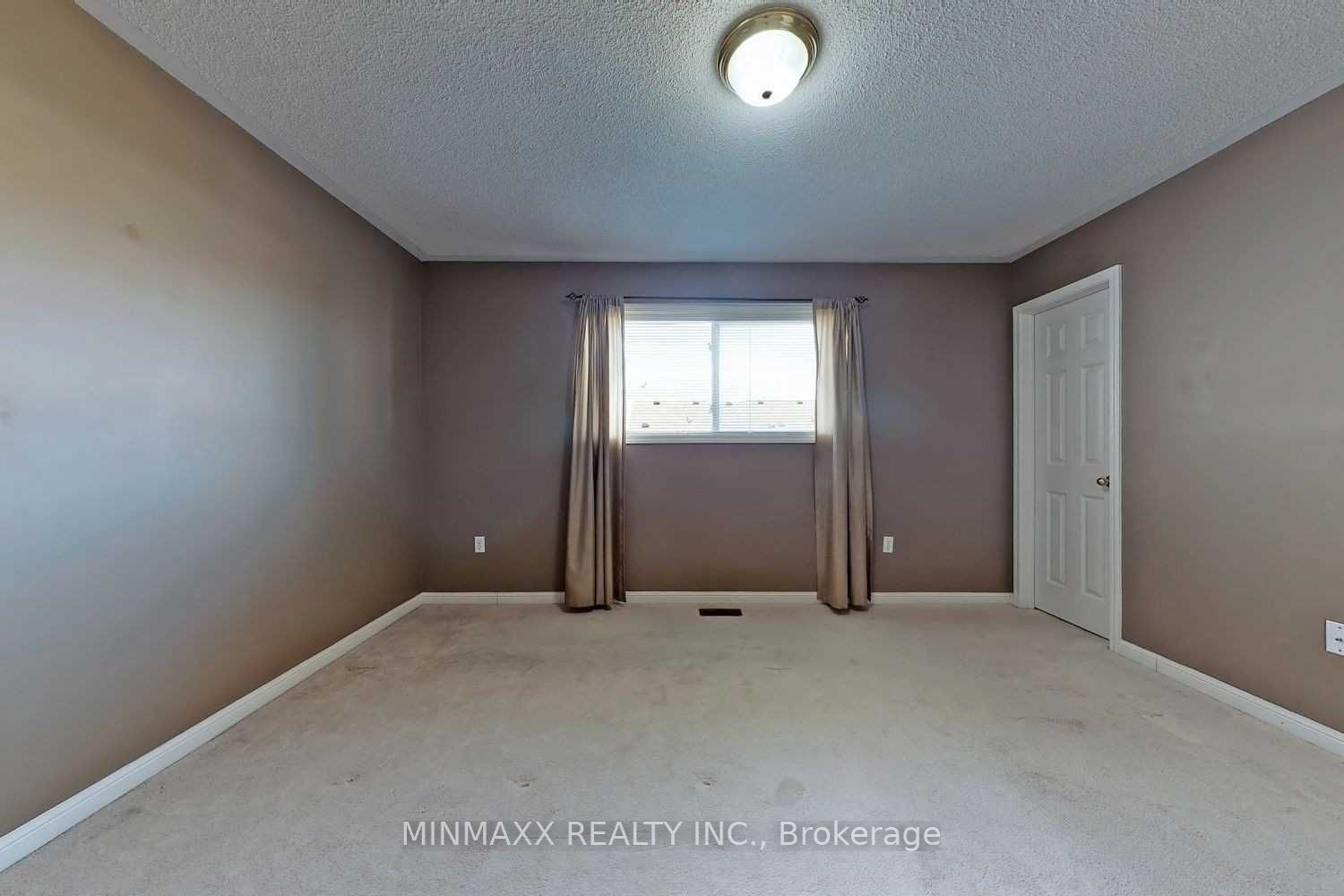 682 Edwards Ave
