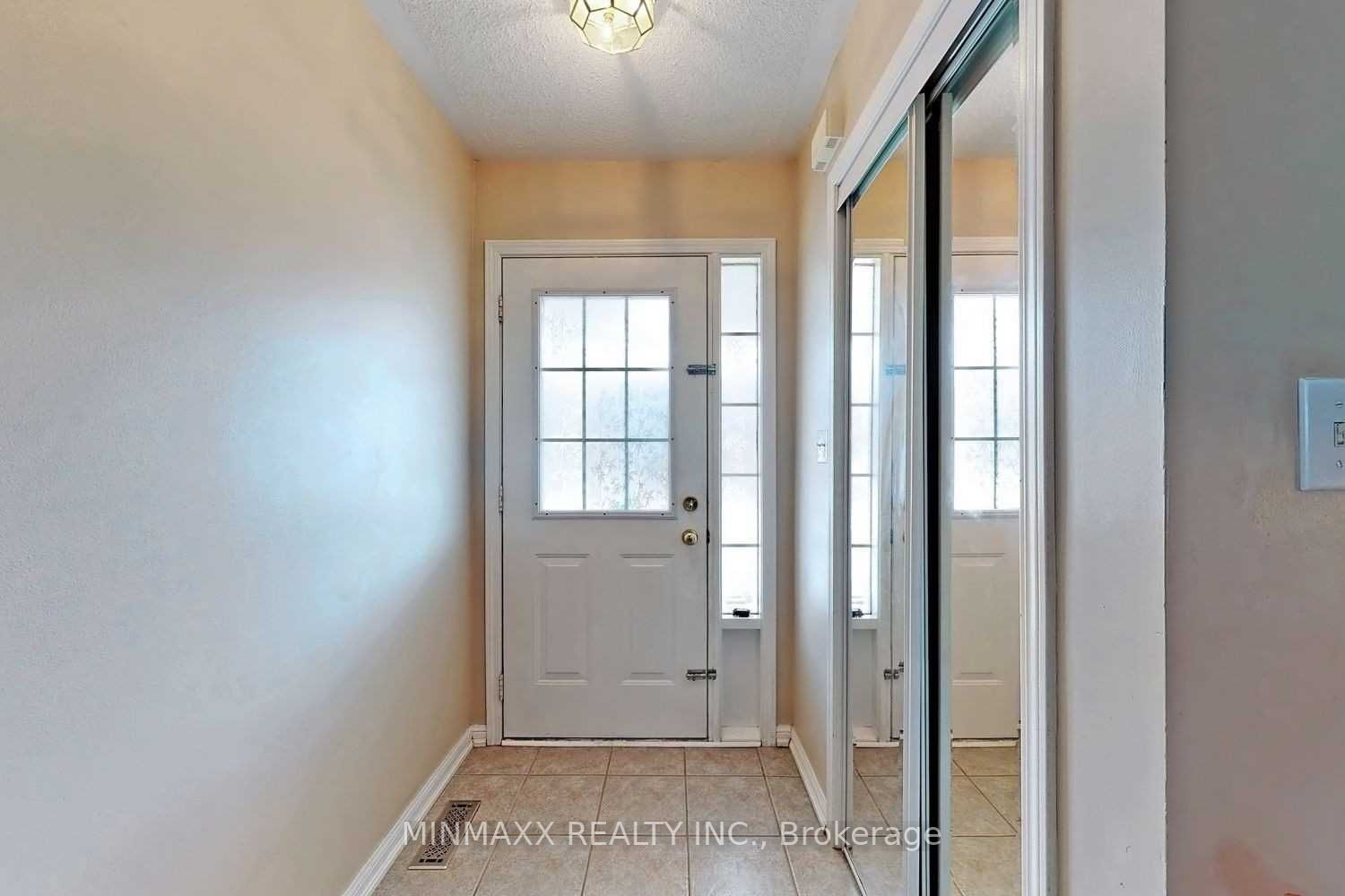 682 Edwards Ave
