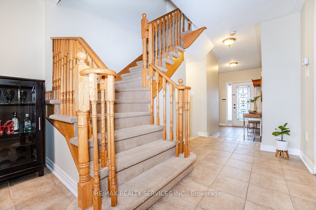 158 Marycroft Crt