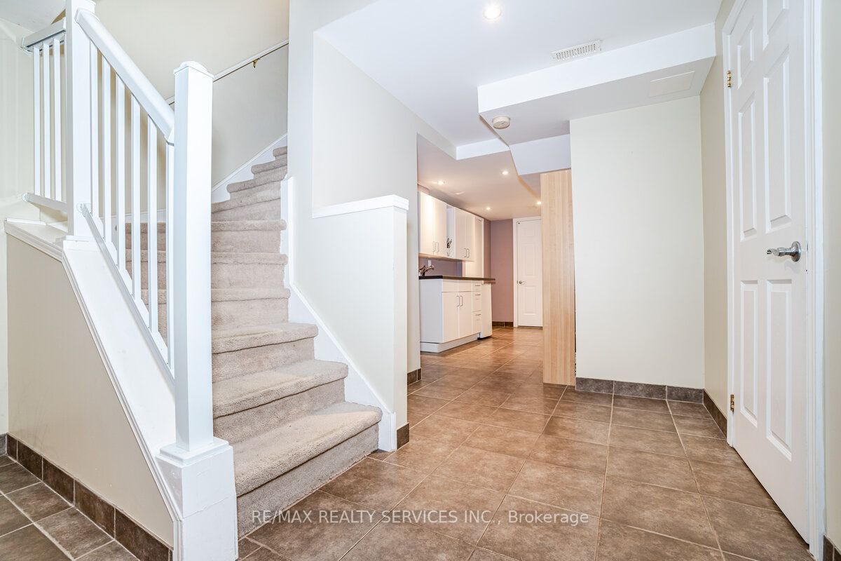 158 Marycroft Crt