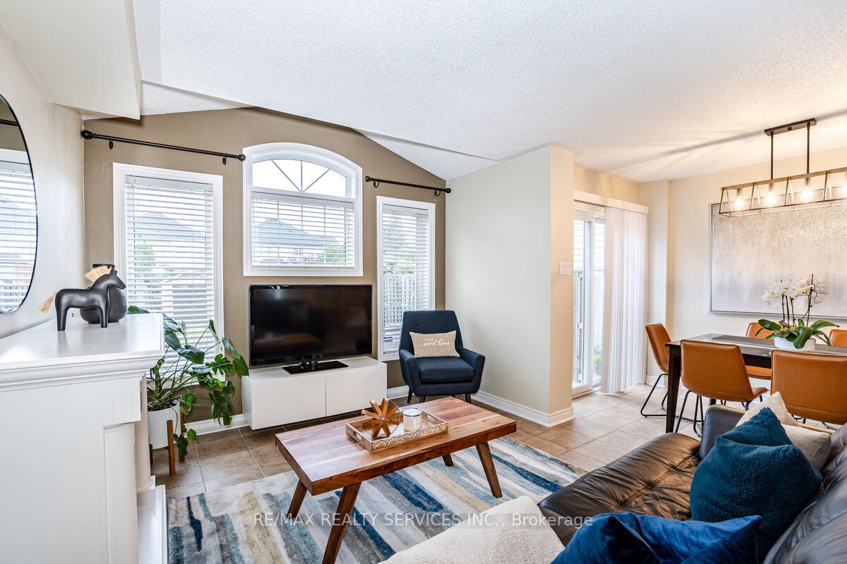 158 Marycroft Crt