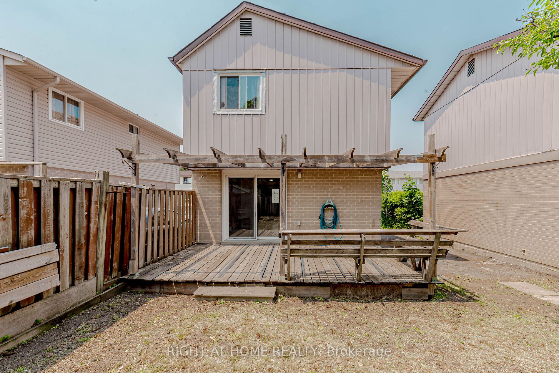 17 Hedley Court