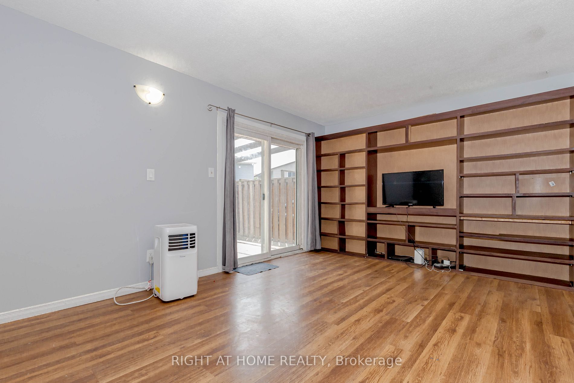 17 Hedley Court
