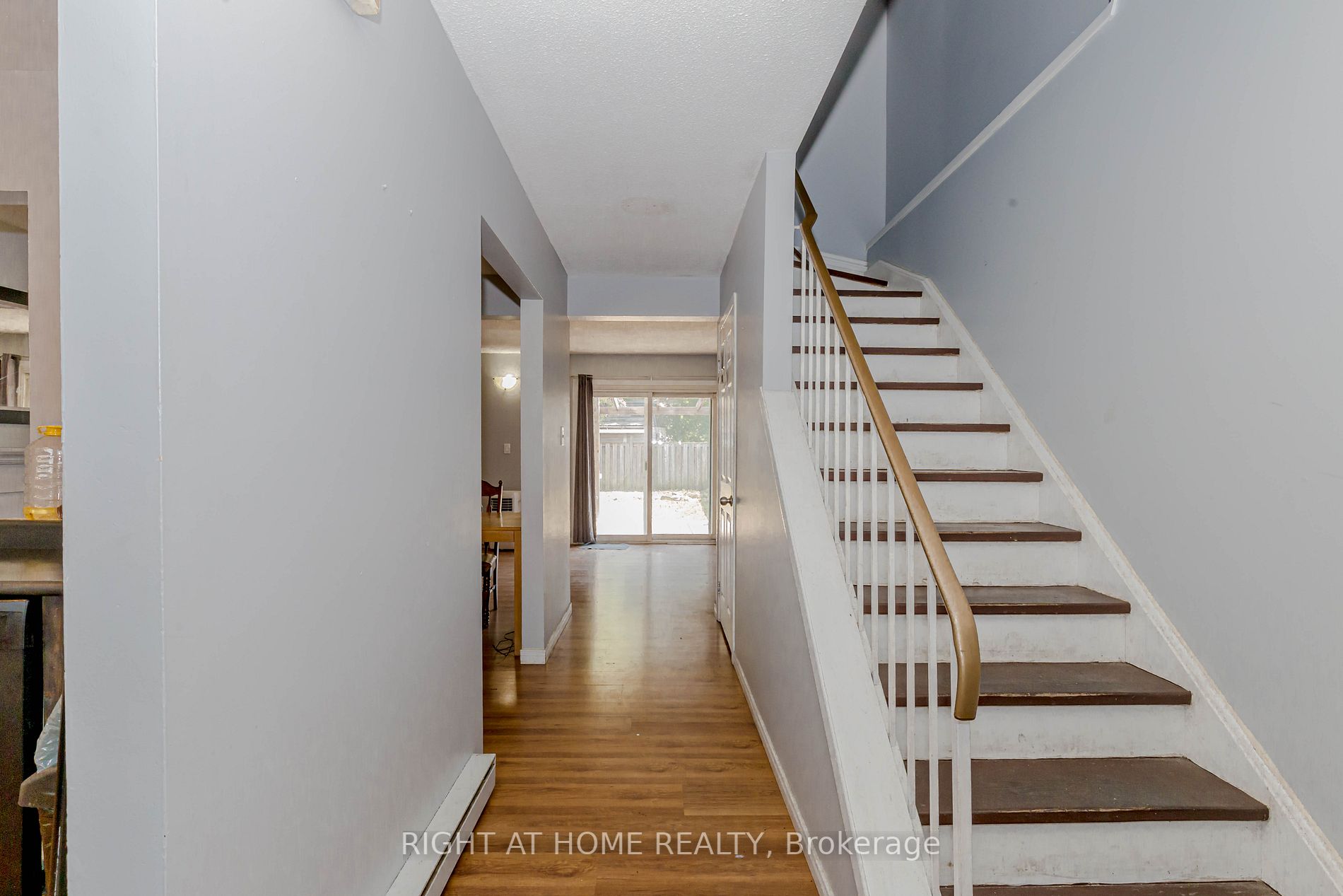 17 Hedley Court
