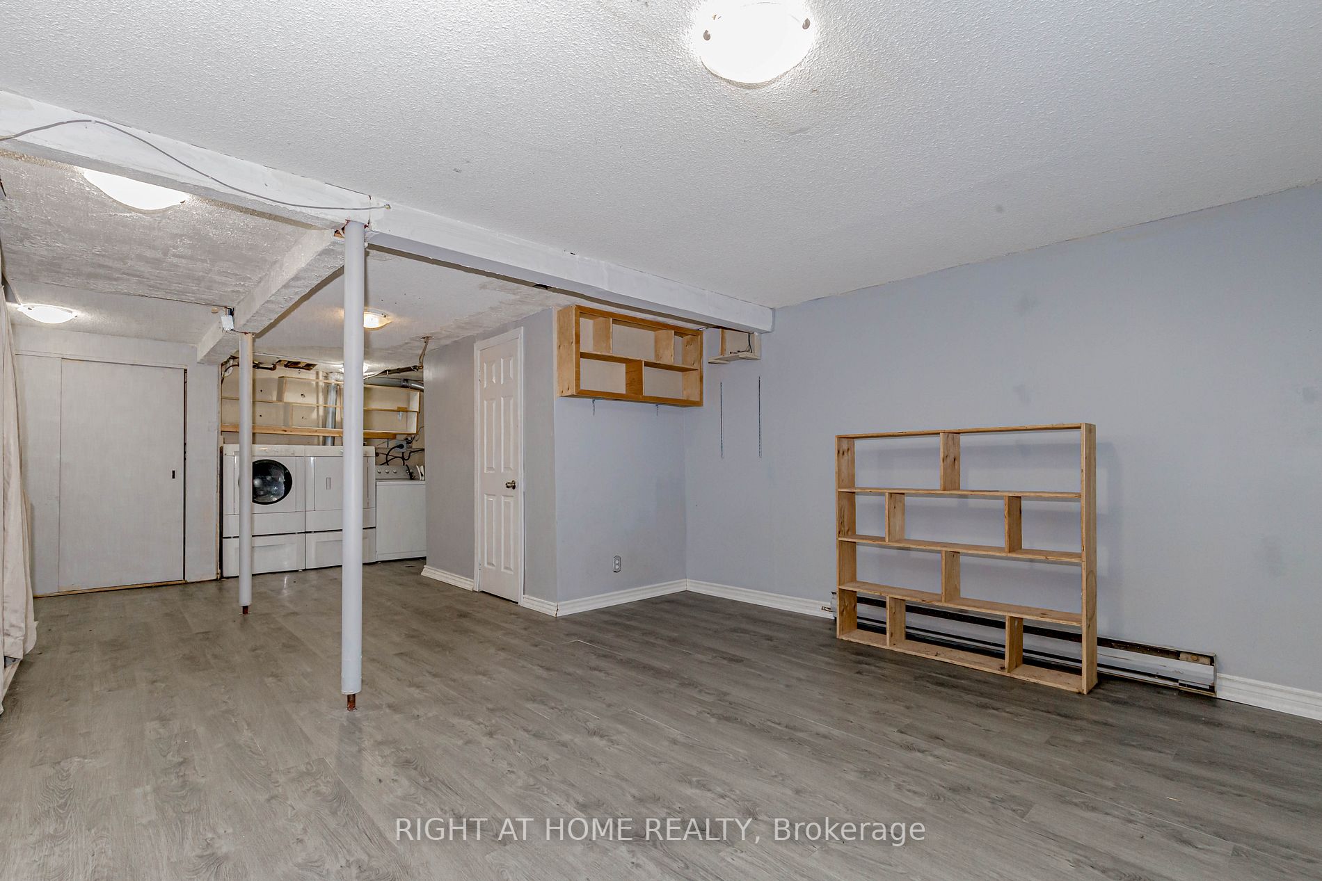 17 Hedley Court