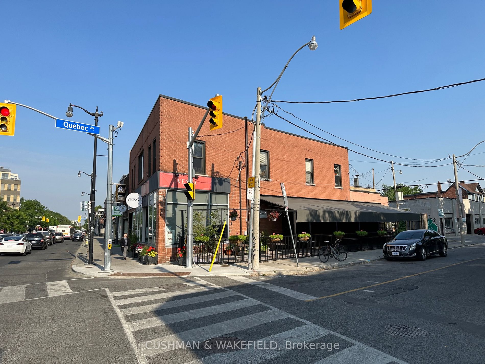 3080 Dundas St W