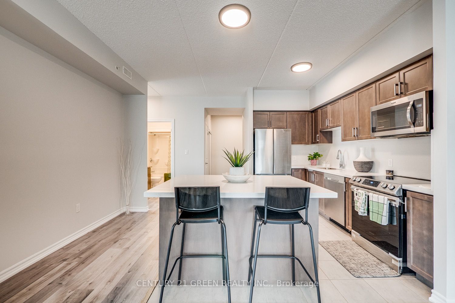 640 Sauve St, #324