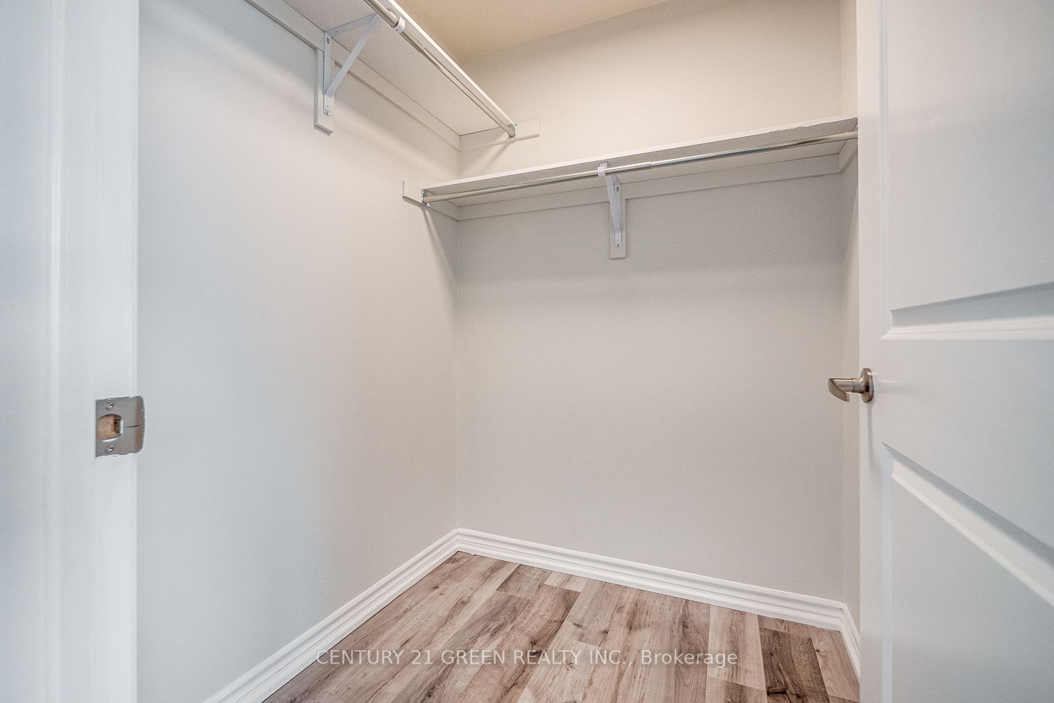 640 Sauve St, #324