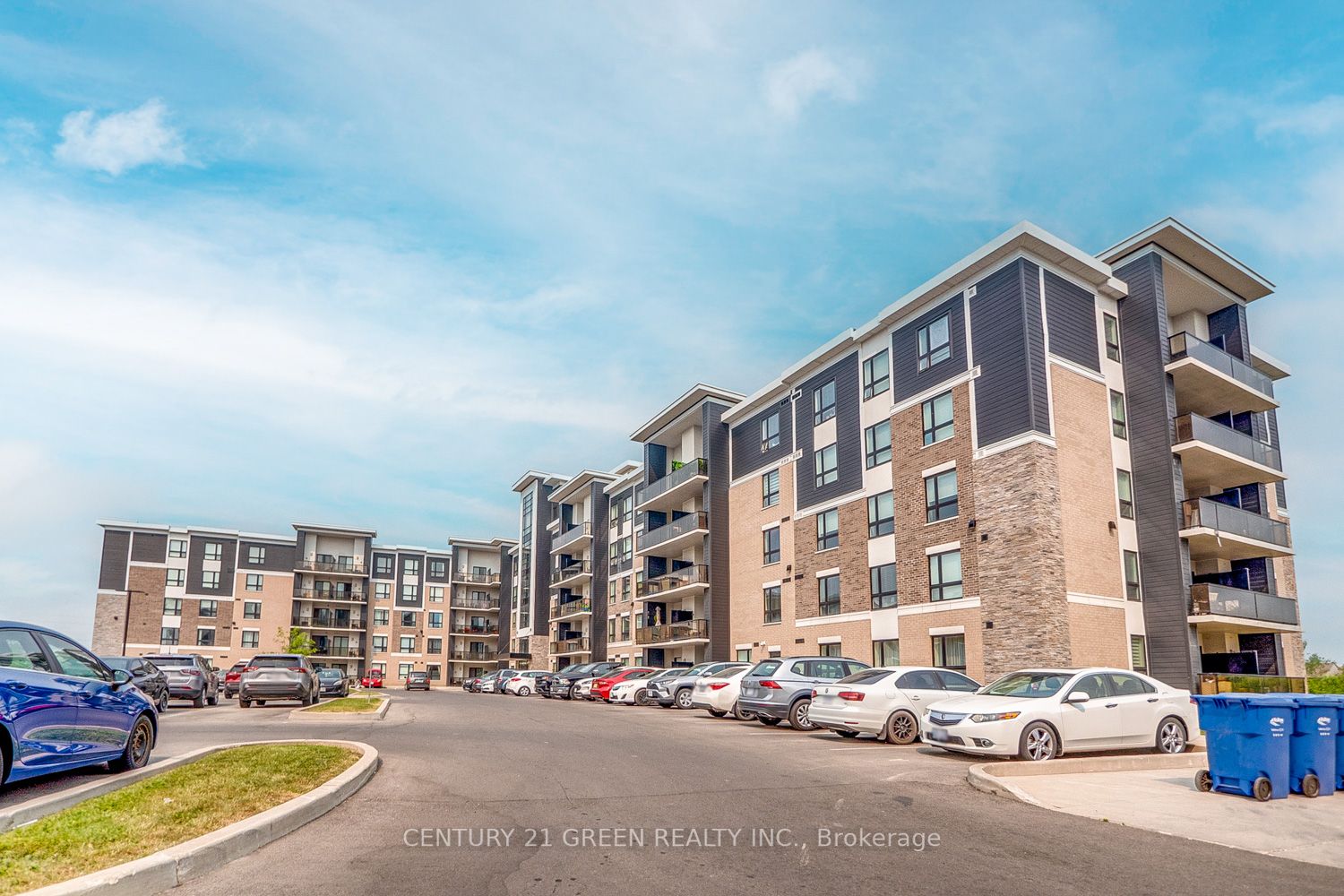 640 Sauve St, #324