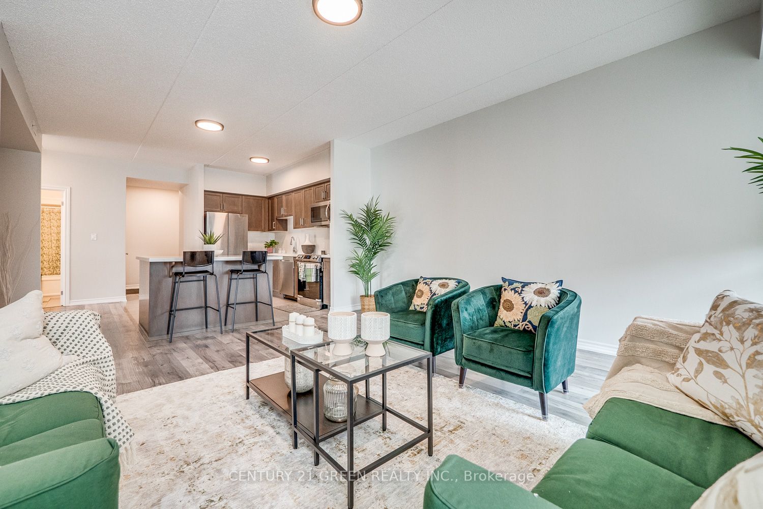 640 Sauve St, #324