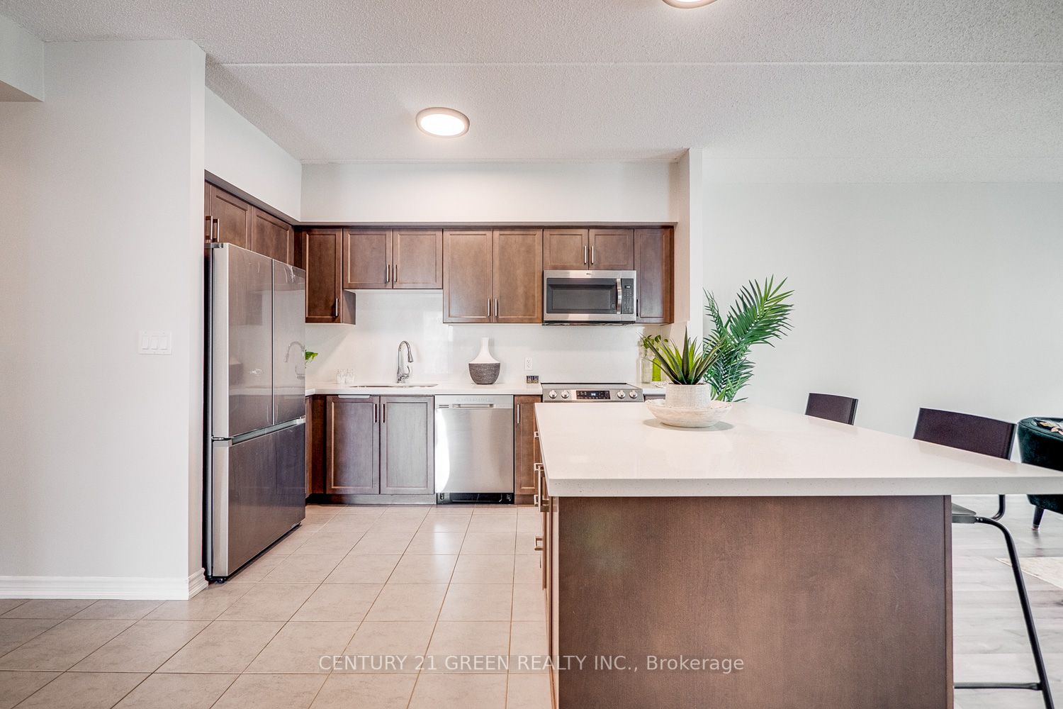 640 Sauve St, #324